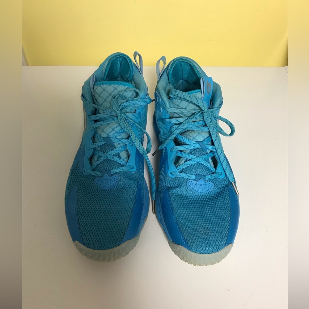 Adidas Brookfield Dame  D.O.L.L.A 90 12 men’s shoes size 13 EUC